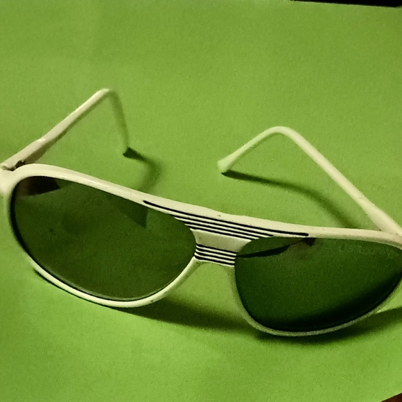 VTG LEISURE TIME SPORT USA COOL GUY MIRRORED LENSE SUNGLASSES IN WHITE - Picture 9 of 9